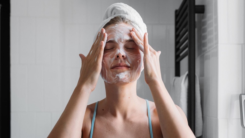 How Many Hours After Facial Can I Wash My Face: Gentle Cleansing Techniques