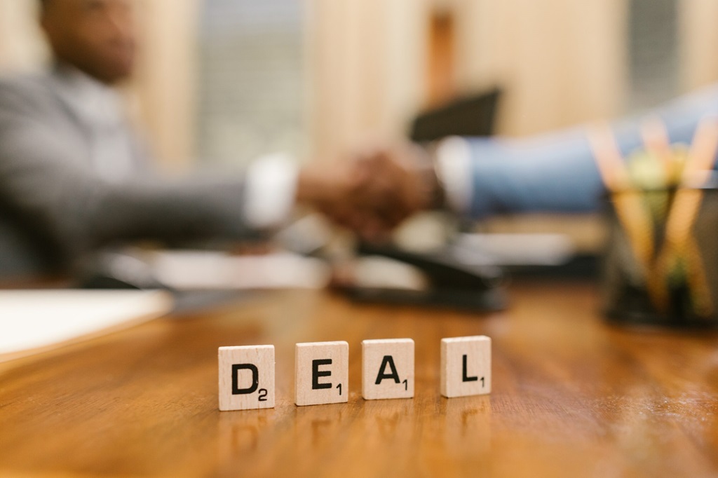 What Affects Biglaw Partner Salaries?