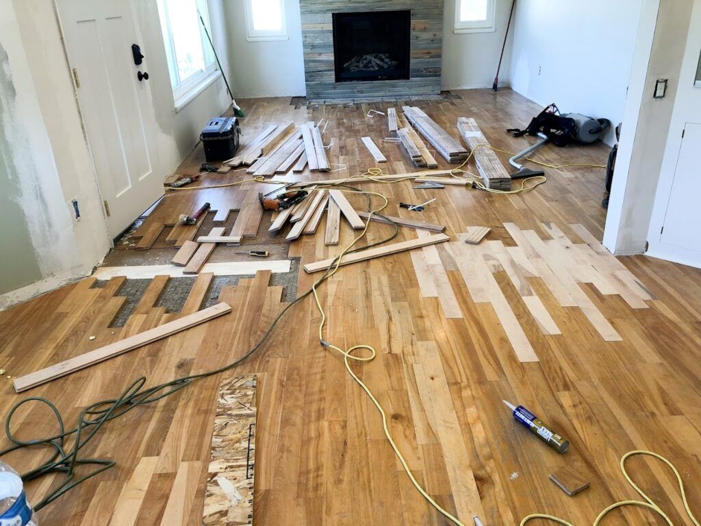 Repairing gouges in laminate flooring to match grain before